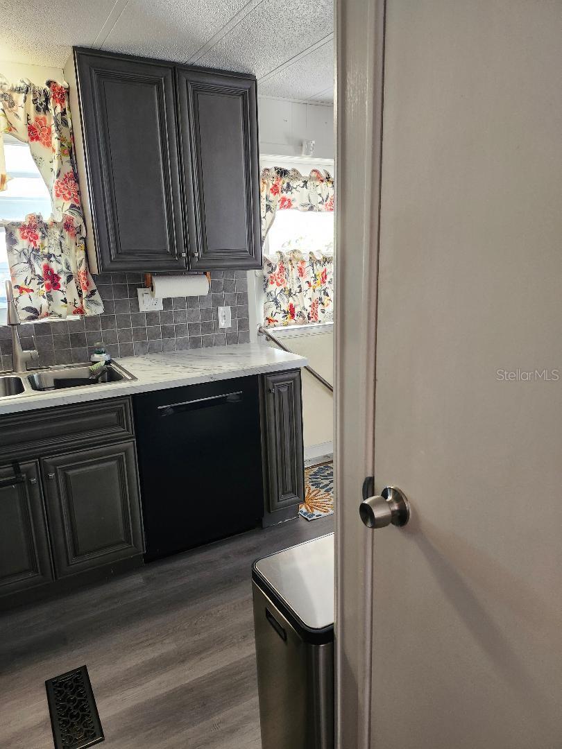6616 MASSACHUSETTS ST, BRADENTON, FL — photo 11
