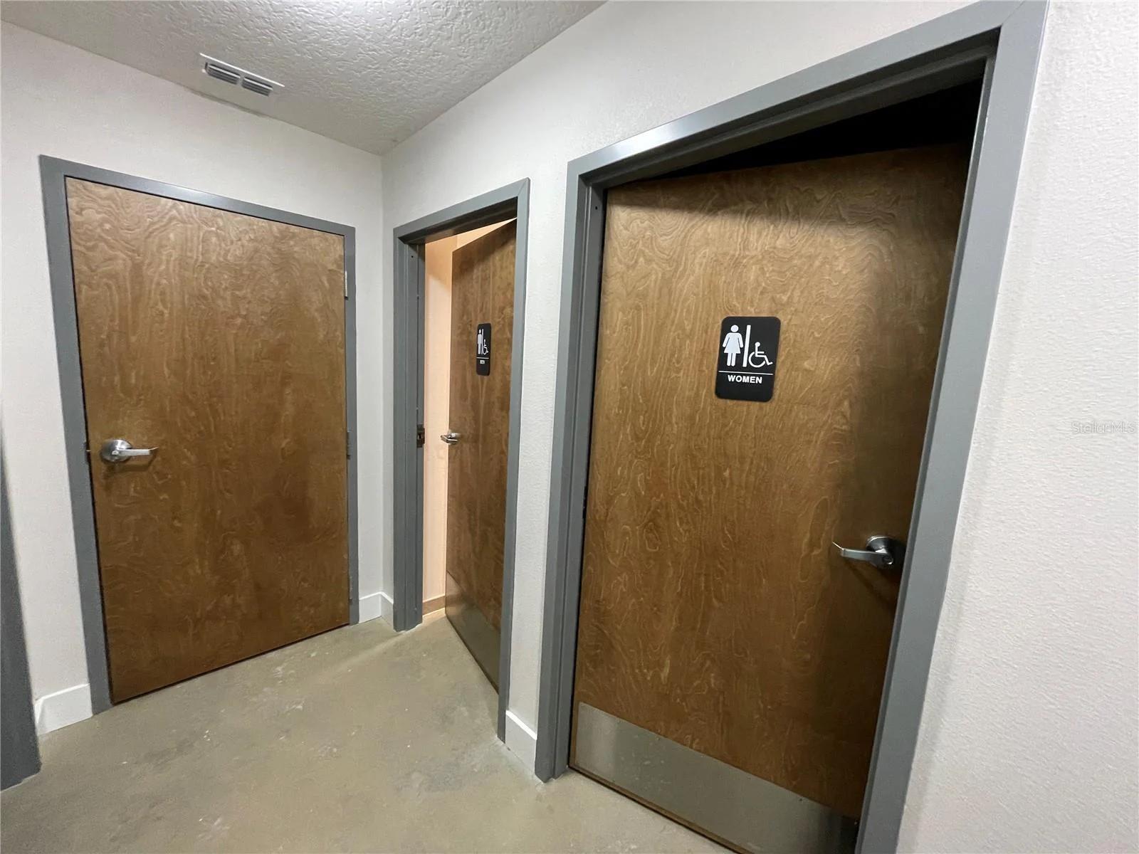 24 E MAGNOLIA AVE #5, EUSTIS, FL — photo 42