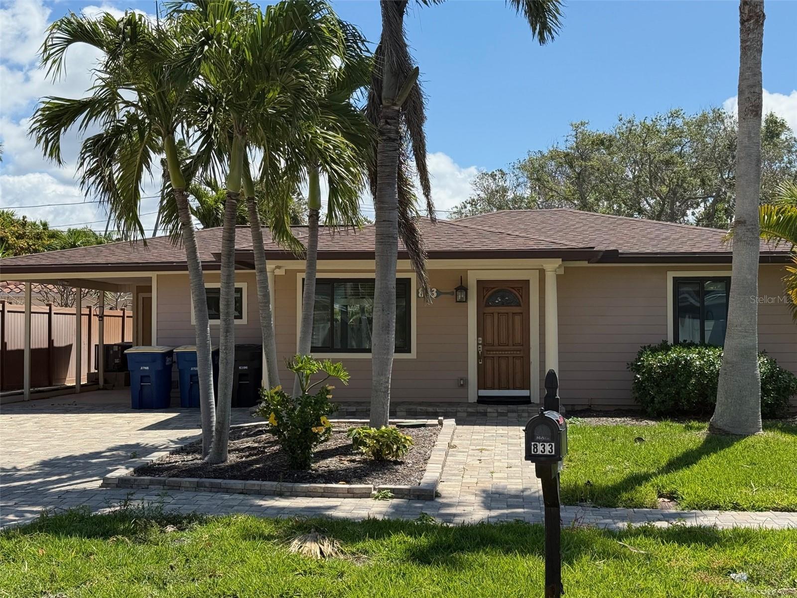 833 LANTANA AVE, CLEARWATER BEACH, FL