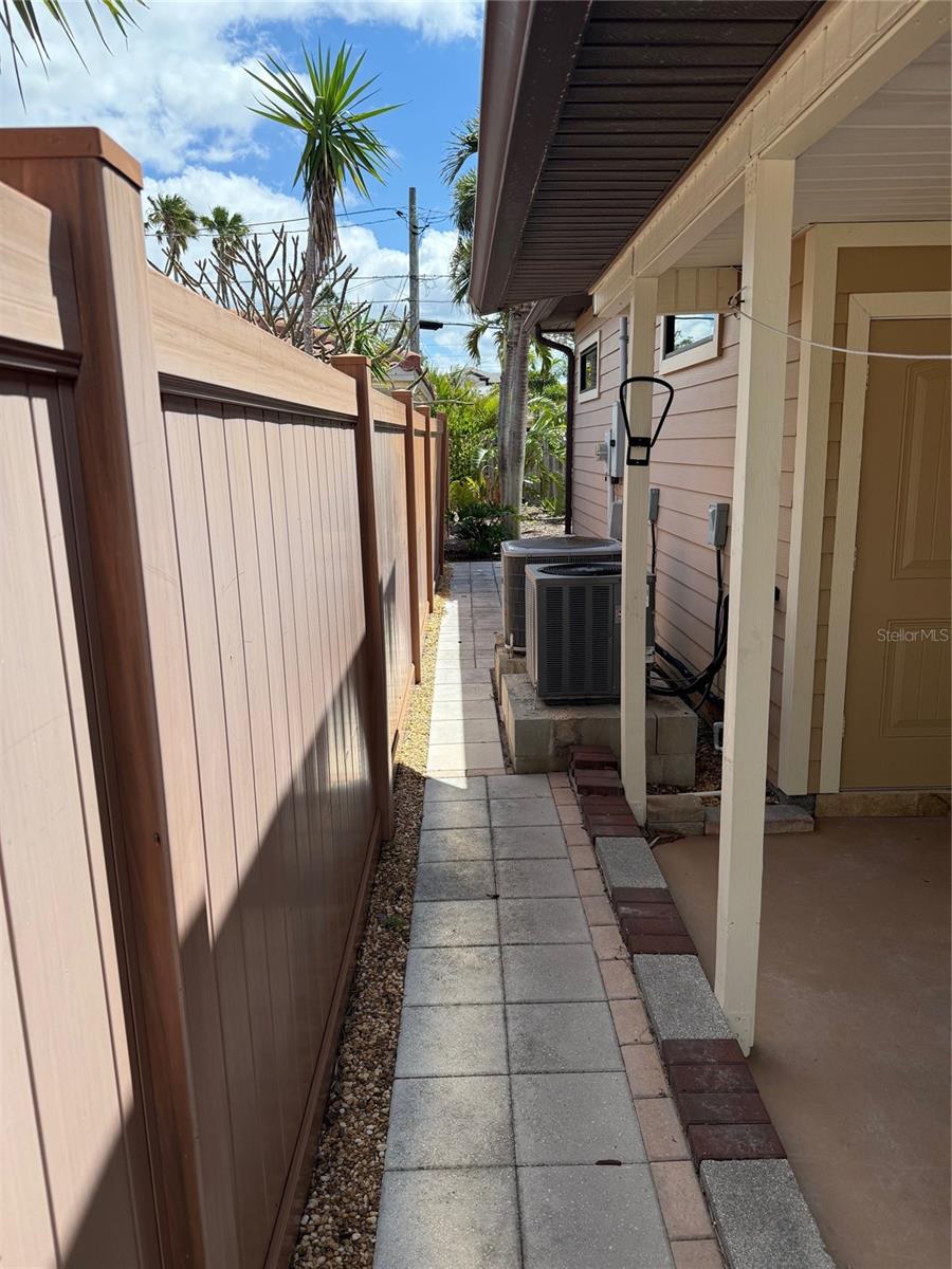 833 LANTANA AVE, CLEARWATER BEACH, FL — photo 12