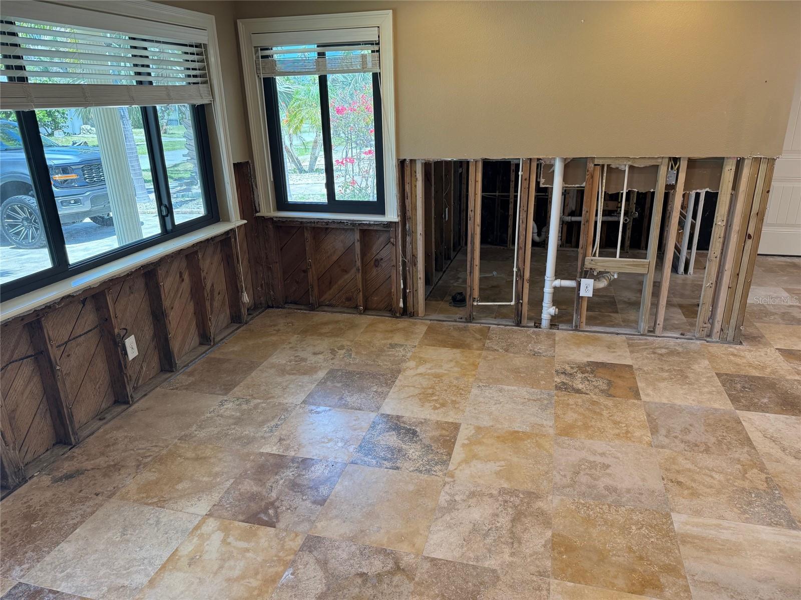 833 LANTANA AVE, CLEARWATER BEACH, FL — photo 17