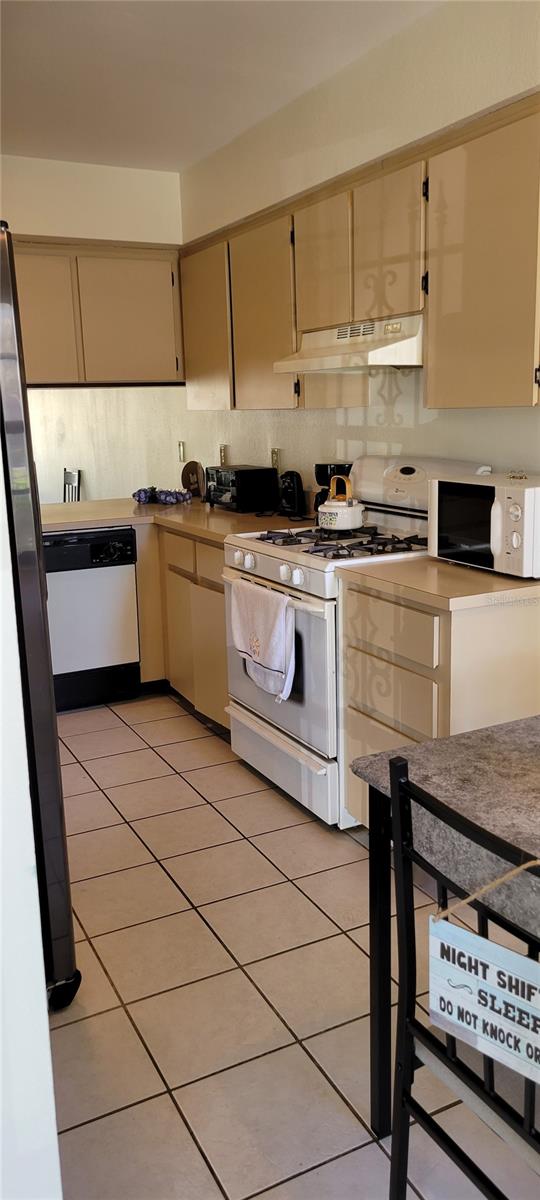 2218 ABBEY RD, WINTER HAVEN, FL — photo 4