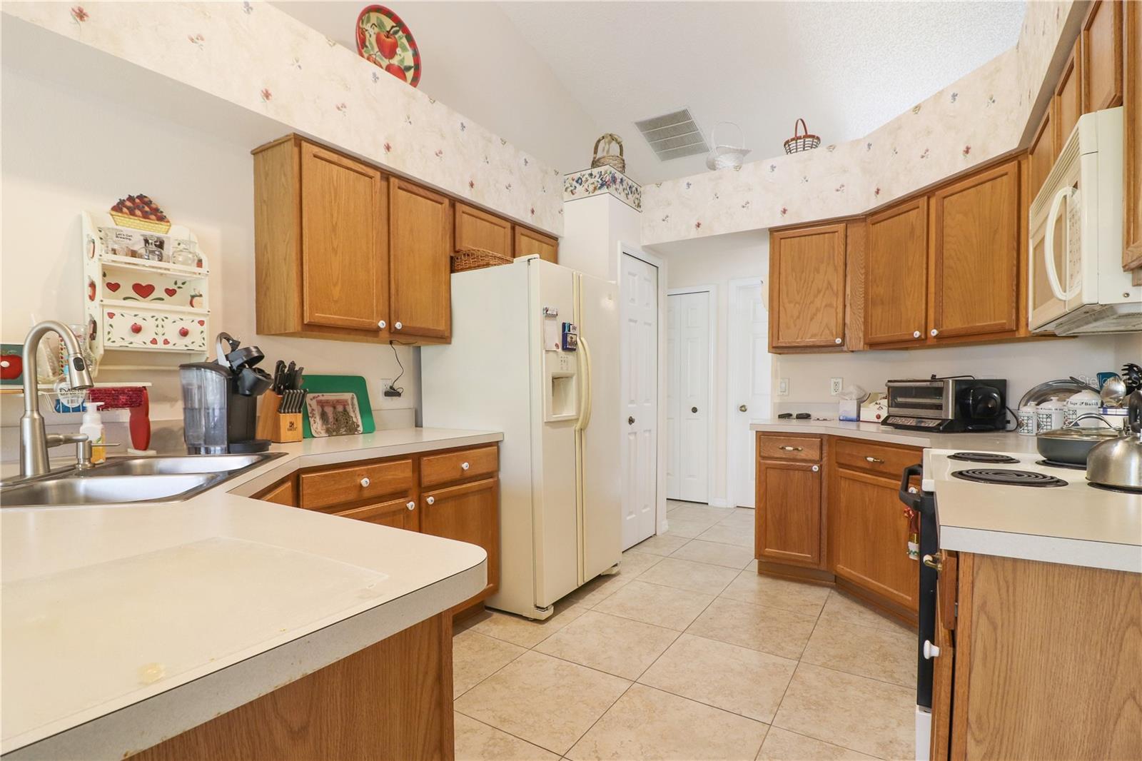 25339 CRESTWATER DR, LEESBURG, FL — photo 11