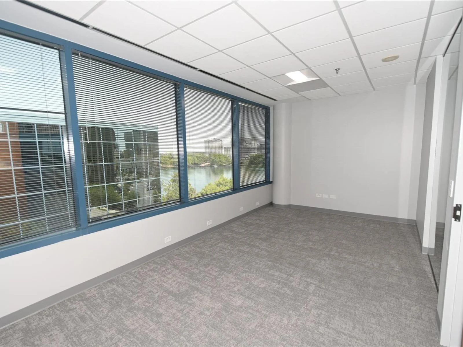 225 E ROBINSON ST, ORLANDO, FL — photo 22