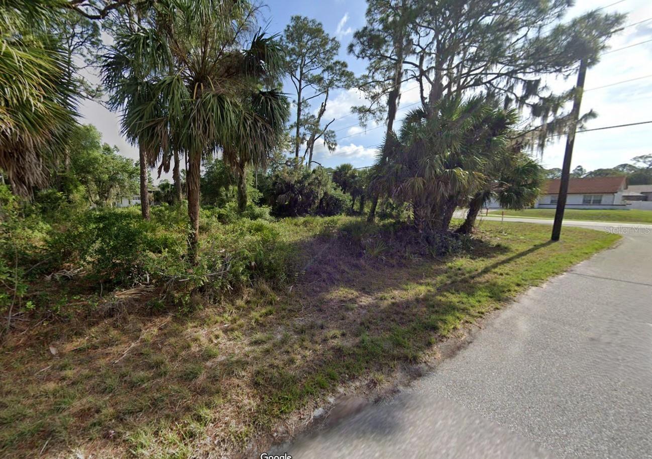 17526 YORK AVE, PORT CHARLOTTE, FL — photo 2