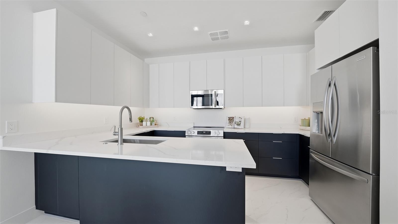 430 KUMQUAT CT #202, SARASOTA, FL — photo 16