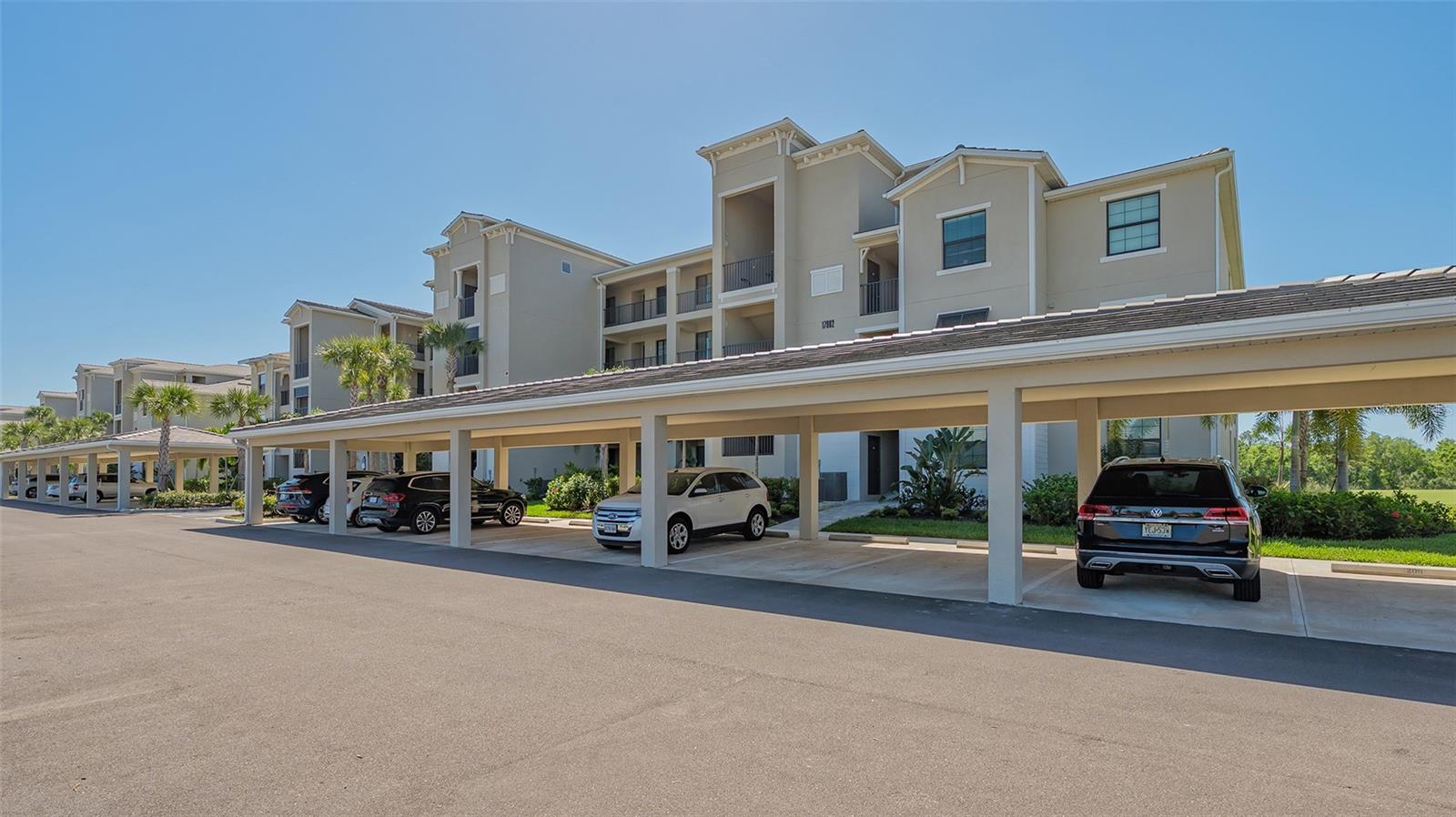 17902 GAWTHROP DR #402, LAKEWOOD RANCH, FL — photo 32
