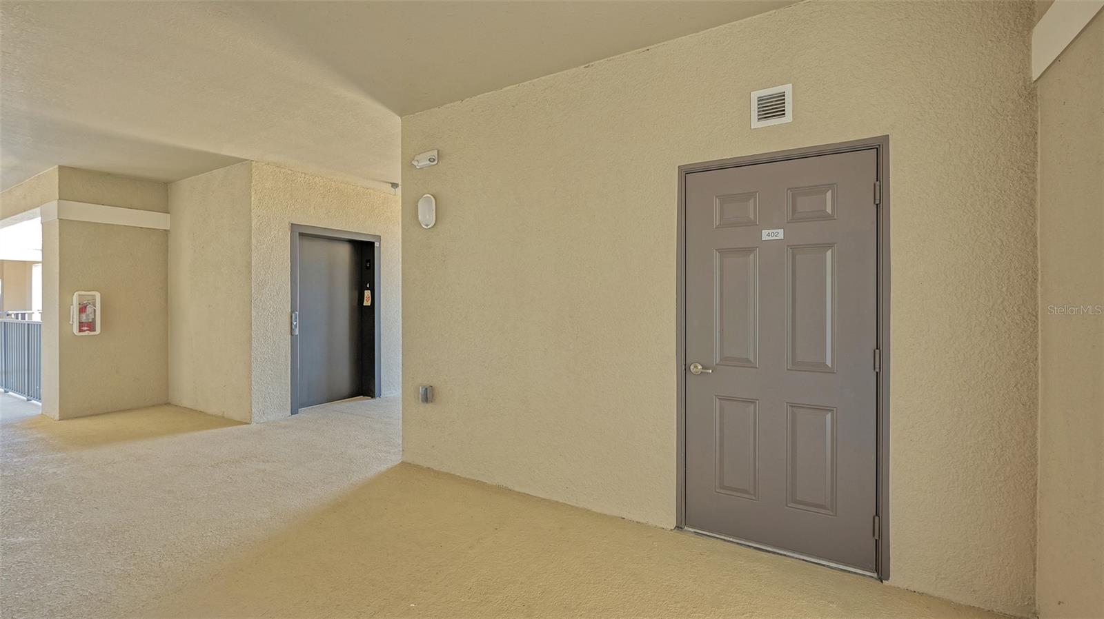 17902 GAWTHROP DR #402, LAKEWOOD RANCH, FL — photo 33
