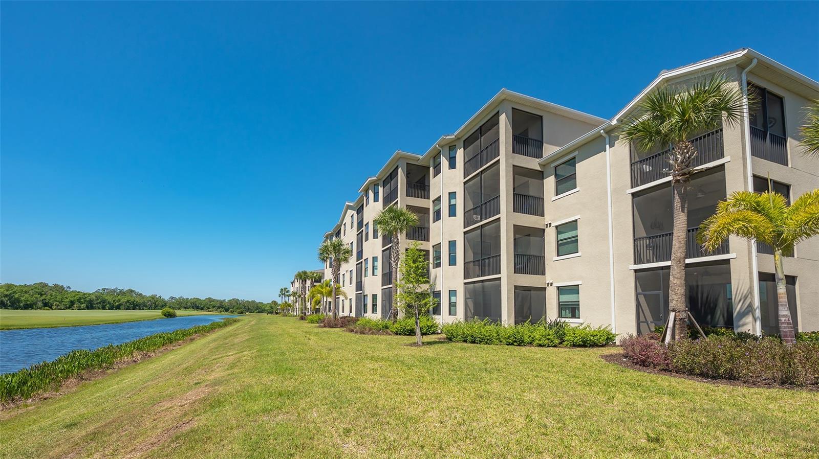 17902 GAWTHROP DR #402, LAKEWOOD RANCH, FL — photo 35