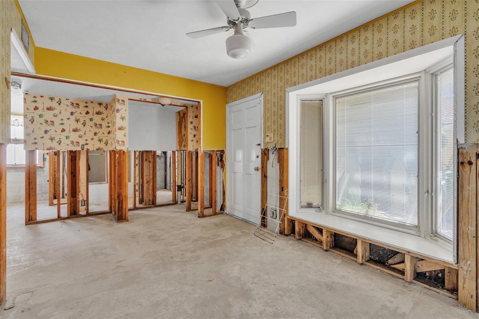 1058 ELDORADO AVE, CLEARWATER BEACH, FL — photo 95