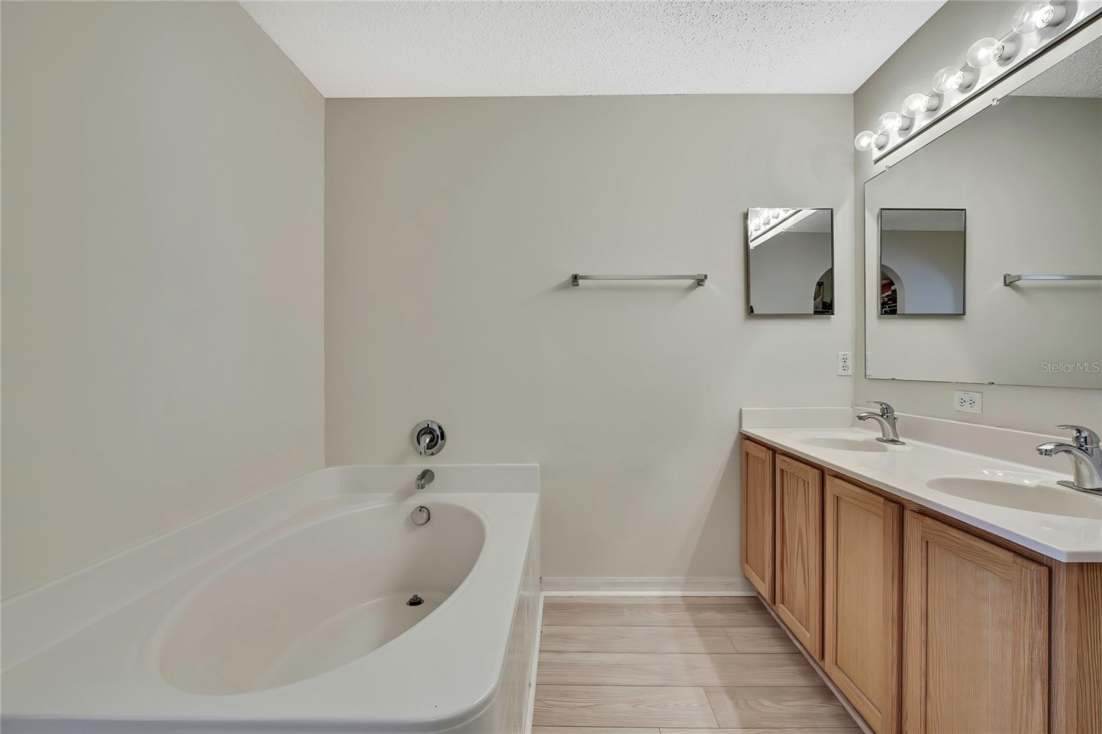 11257 PERSIMMON AVE, WEEKI WACHEE, FL — photo 20