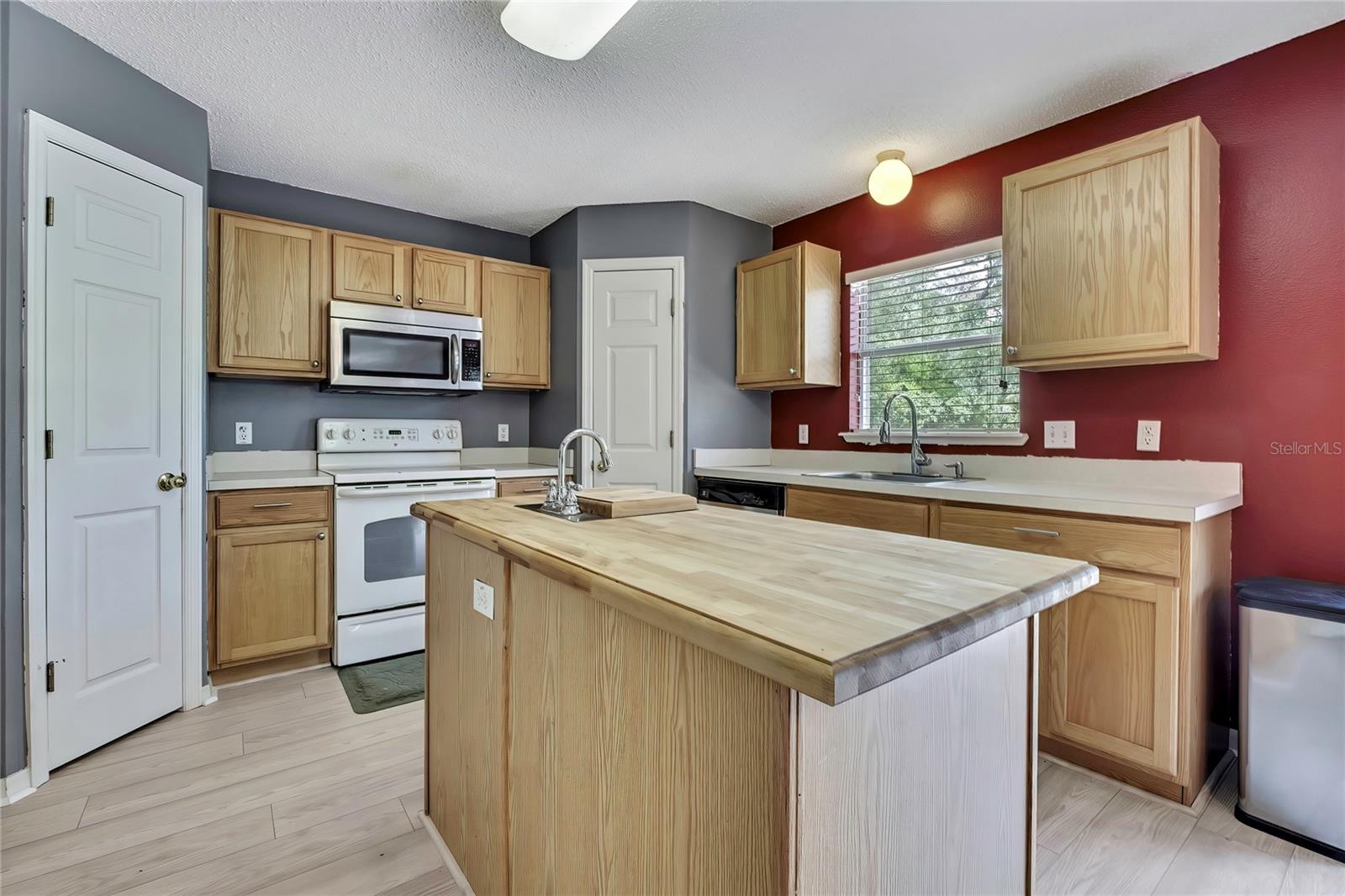 11257 PERSIMMON AVE, WEEKI WACHEE, FL — photo 38
