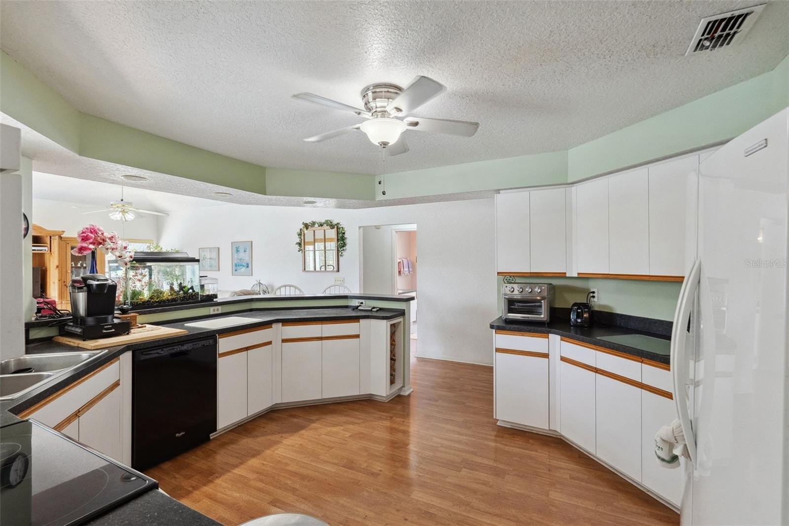 1842 BAYOU GRANDE BLVD NE, ST PETERSBURG, FL — photo 10