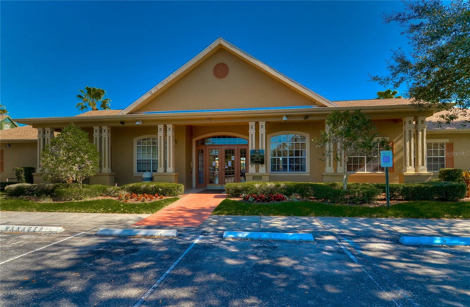 9304 LAKE CHASE ISLAND WAY, TAMPA, FL — photo 48