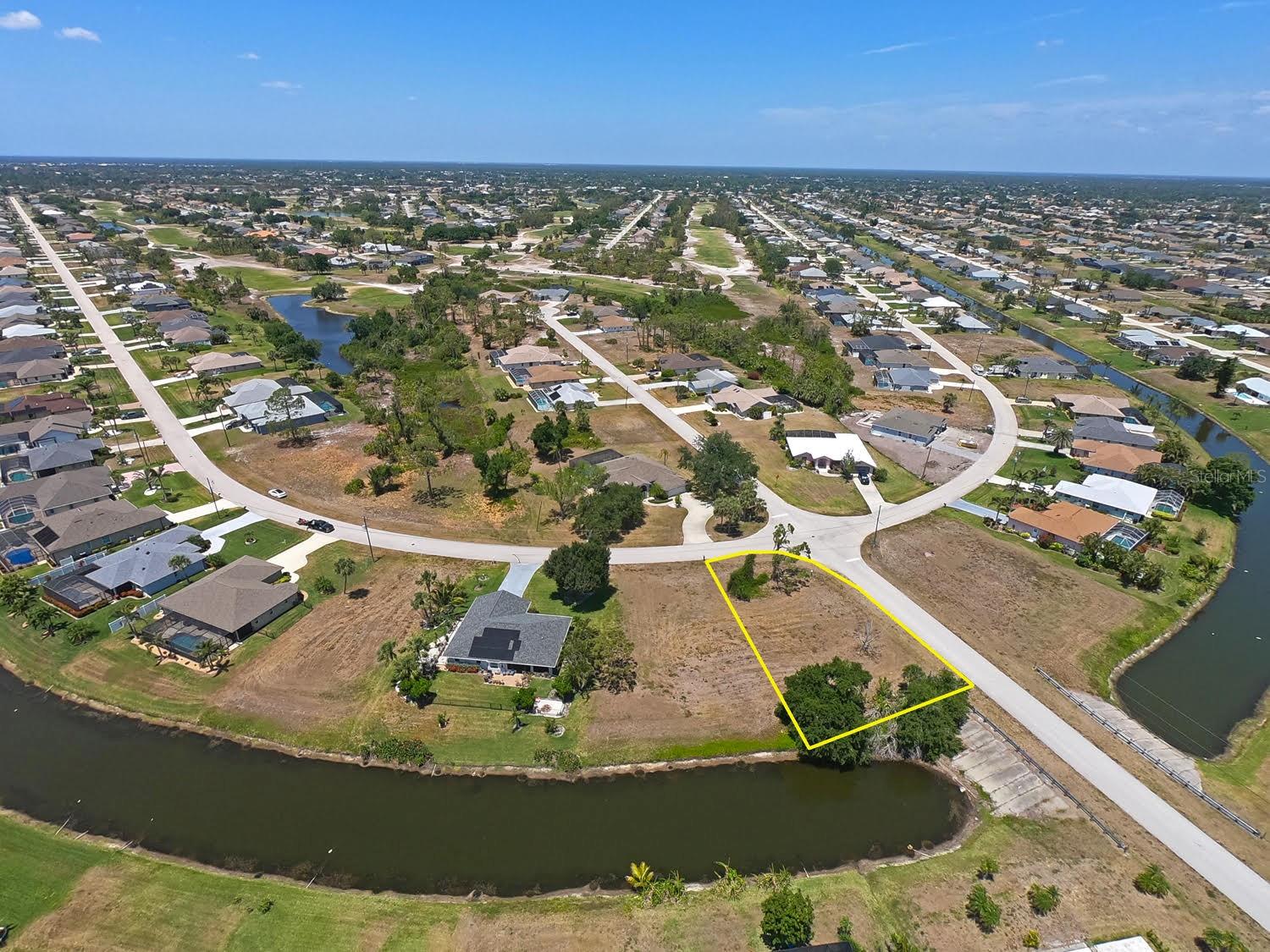 133 FAIRWAY RD, ROTONDA WEST, FL — photo 2