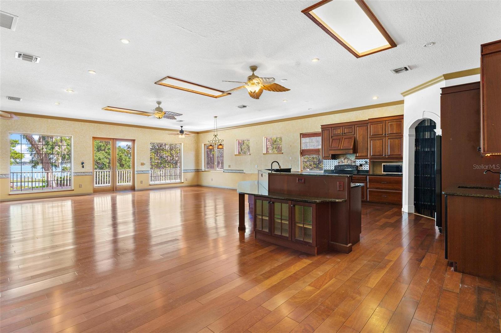 2400 N GRIFFIN DR, LEESBURG, FL — photo 39