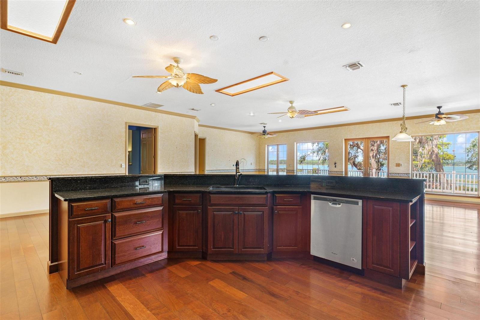 2400 N GRIFFIN DR, LEESBURG, FL — photo 54