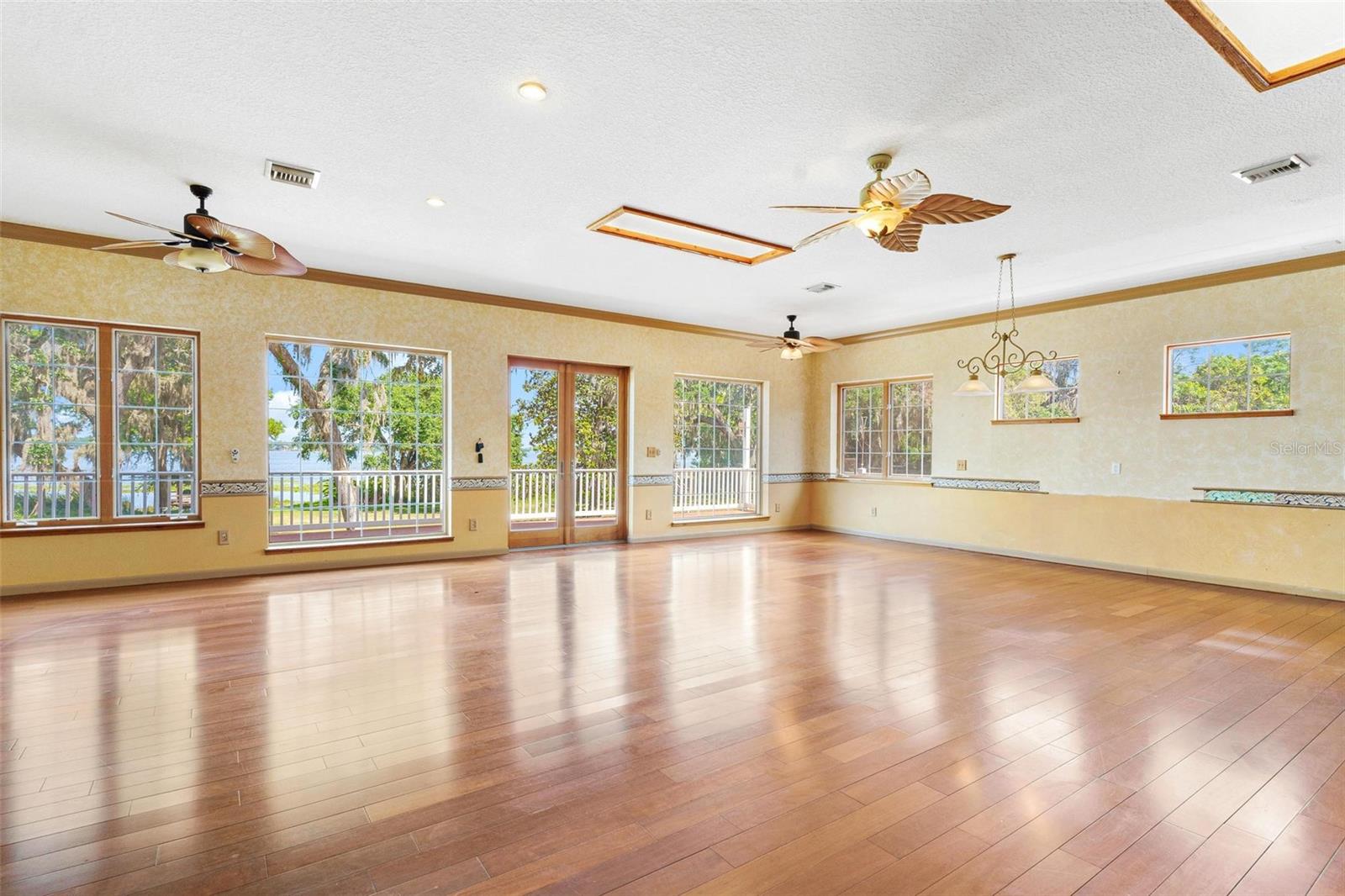 2400 N GRIFFIN DR, LEESBURG, FL — photo 59