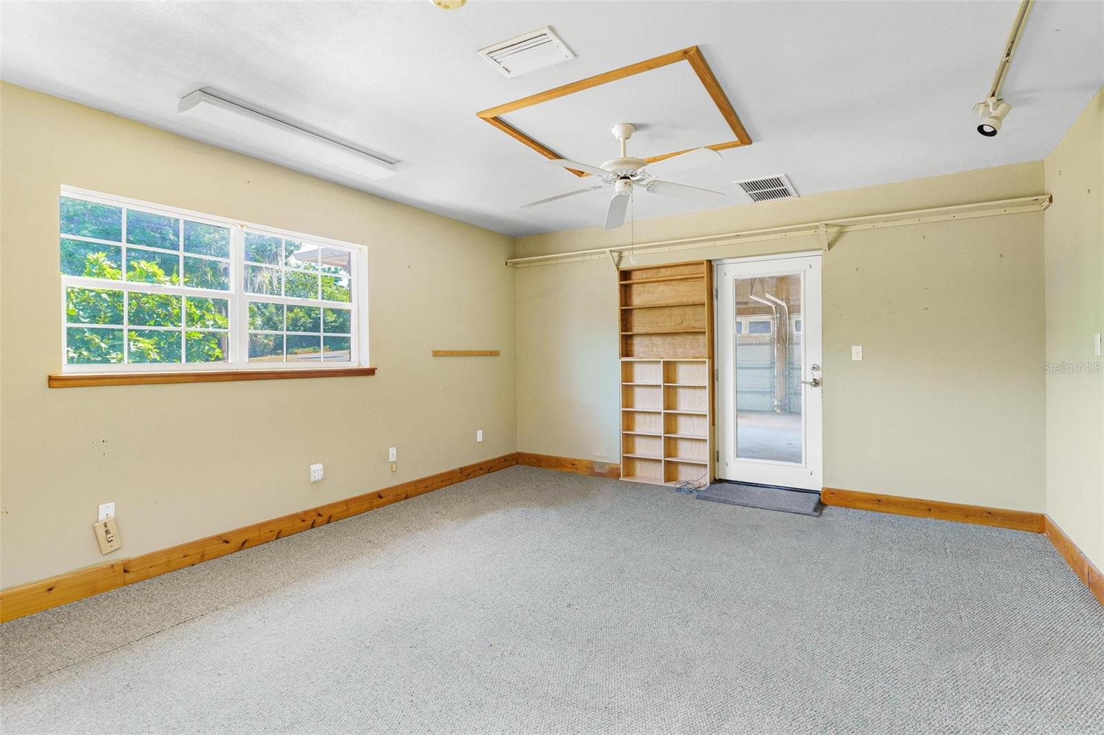 2400 N GRIFFIN DR, LEESBURG, FL — photo 108