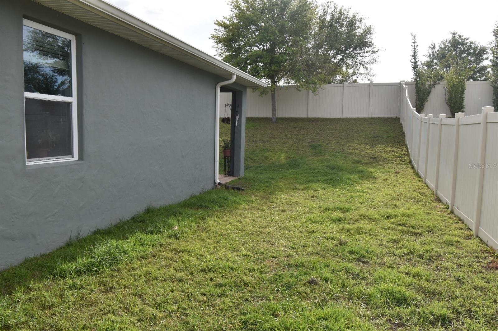 709 CALABRIA WAY, HOWEY IN THE HILLS, FL — photo 48