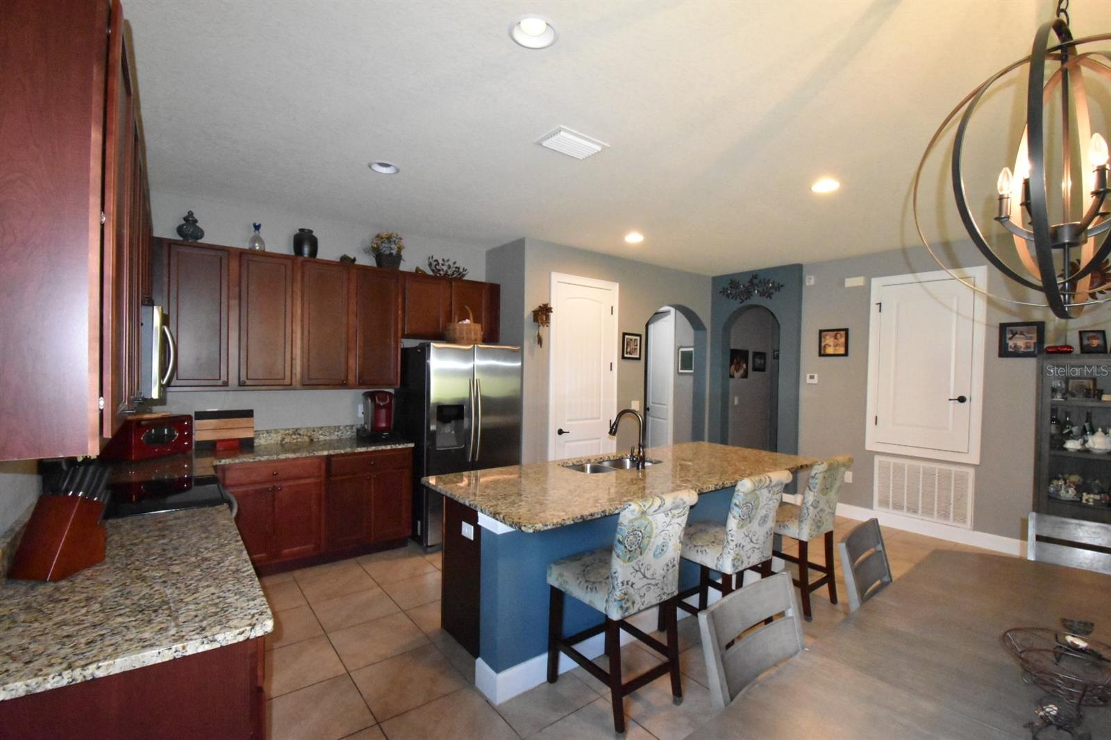 709 CALABRIA WAY, HOWEY IN THE HILLS, FL — photo 13