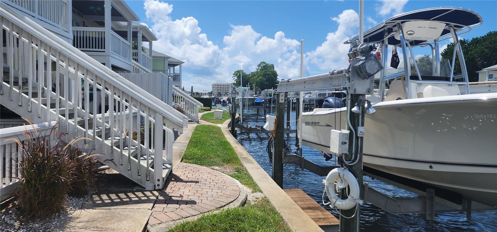 5215 COQUINA KEY DR SE #B, ST PETERSBURG, FL — photo 25