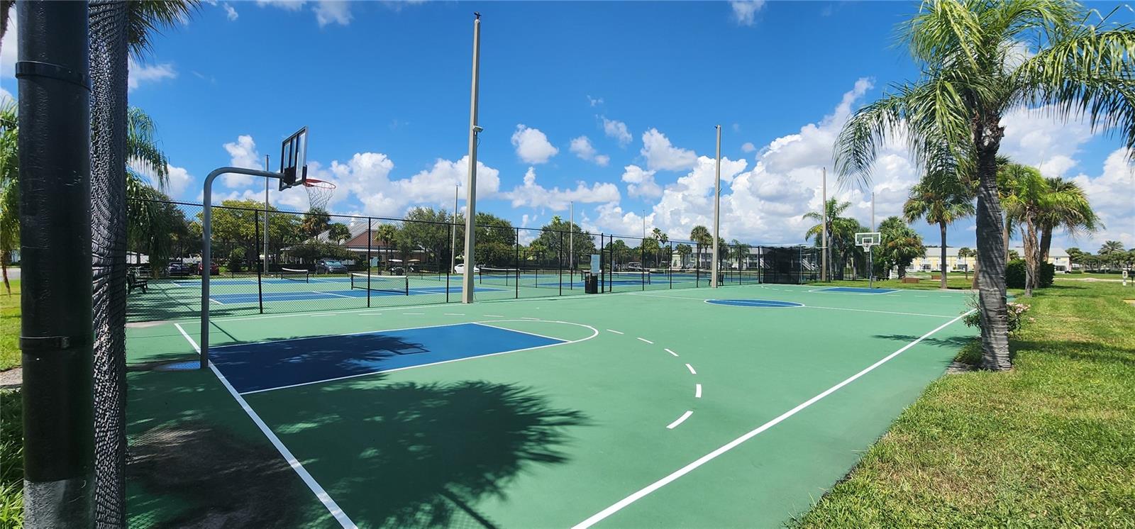 5215 COQUINA KEY DR SE #B, ST PETERSBURG, FL — photo 34
