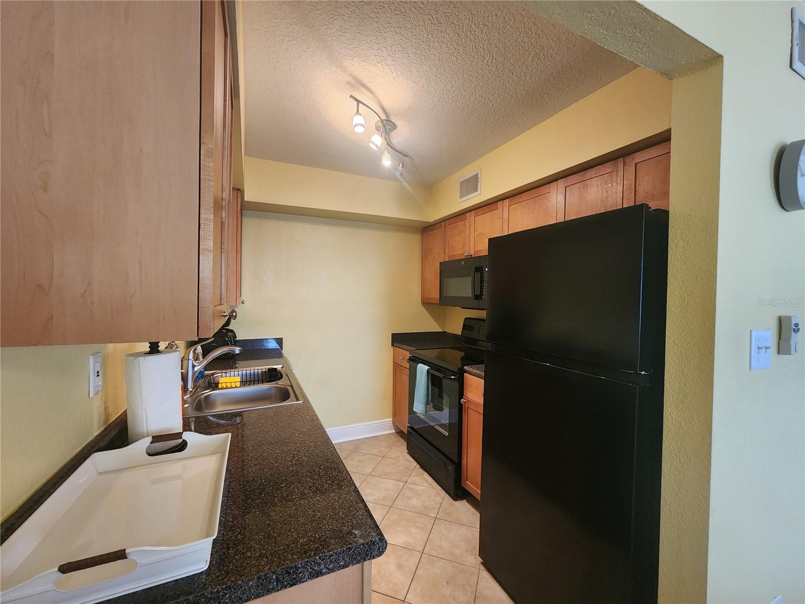 5215 COQUINA KEY DR SE #B, ST PETERSBURG, FL — photo 9