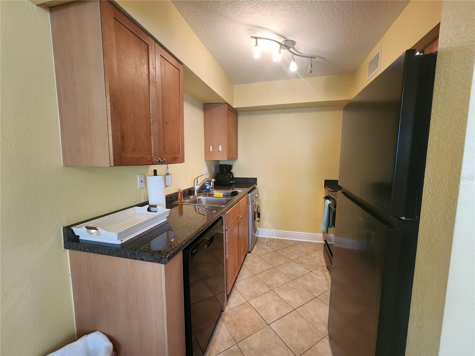 5215 COQUINA KEY DR SE #B, ST PETERSBURG, FL — photo 10
