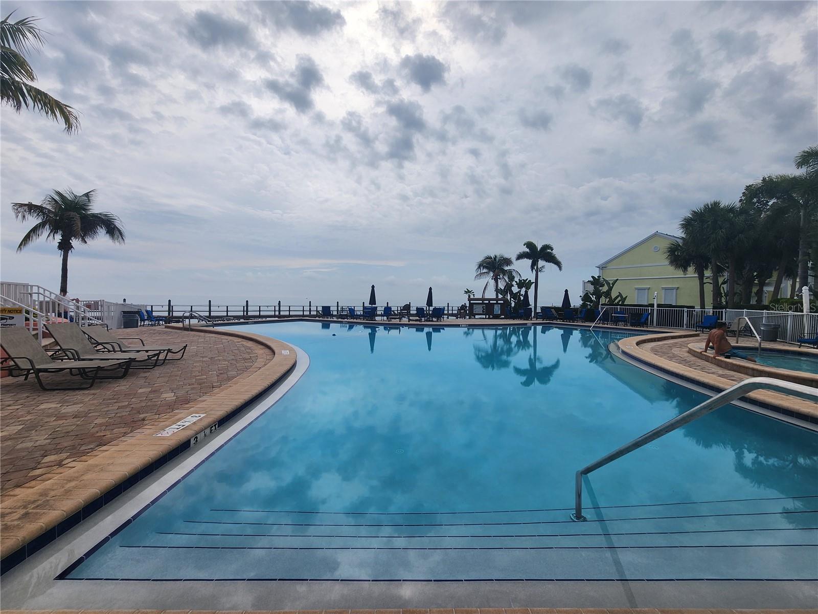 5215 COQUINA KEY DR SE #B, ST PETERSBURG, FL — photo 28