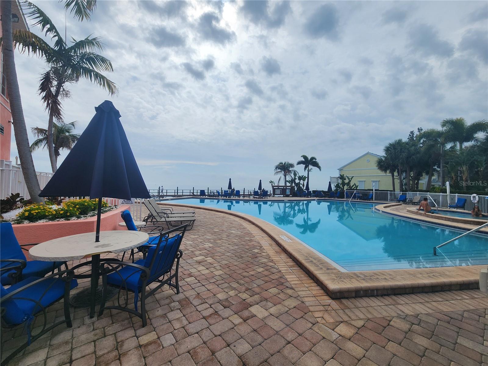 5215 COQUINA KEY DR SE #B, ST PETERSBURG, FL — photo 29