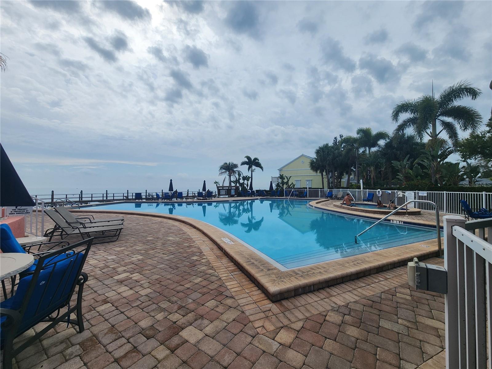 5215 COQUINA KEY DR SE #B, ST PETERSBURG, FL — photo 30
