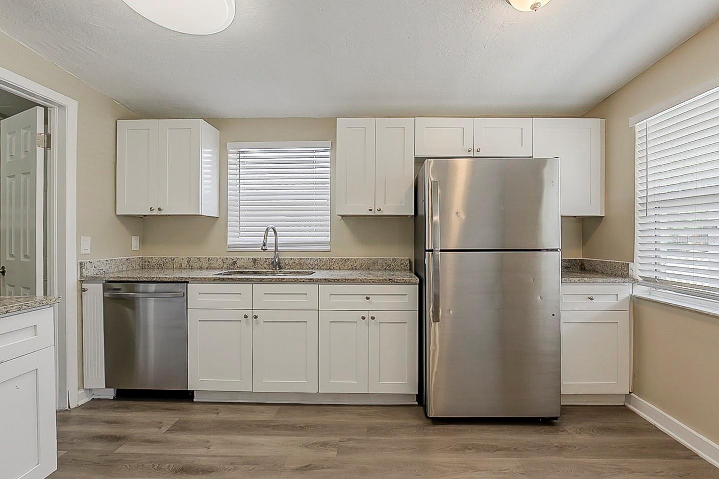 4010 EMERSON AVE S, ST PETERSBURG, FL — photo 2
