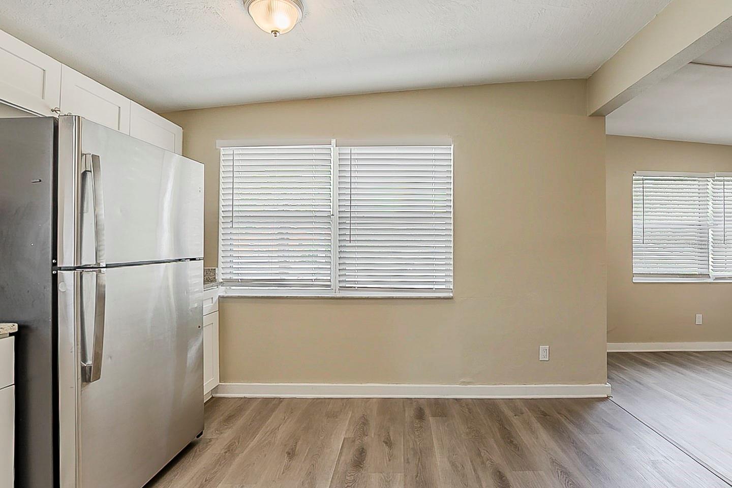4010 EMERSON AVE S, ST PETERSBURG, FL — photo 3