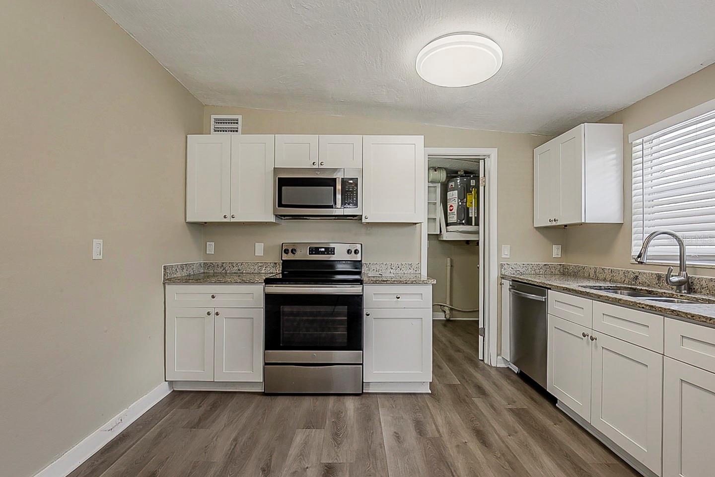 4010 EMERSON AVE S, ST PETERSBURG, FL — photo 4