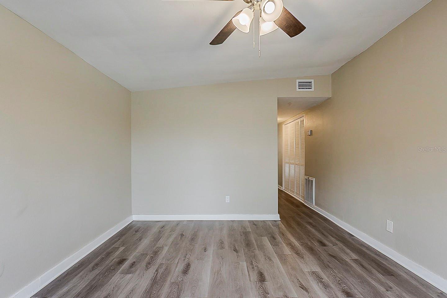 4010 EMERSON AVE S, ST PETERSBURG, FL — photo 6