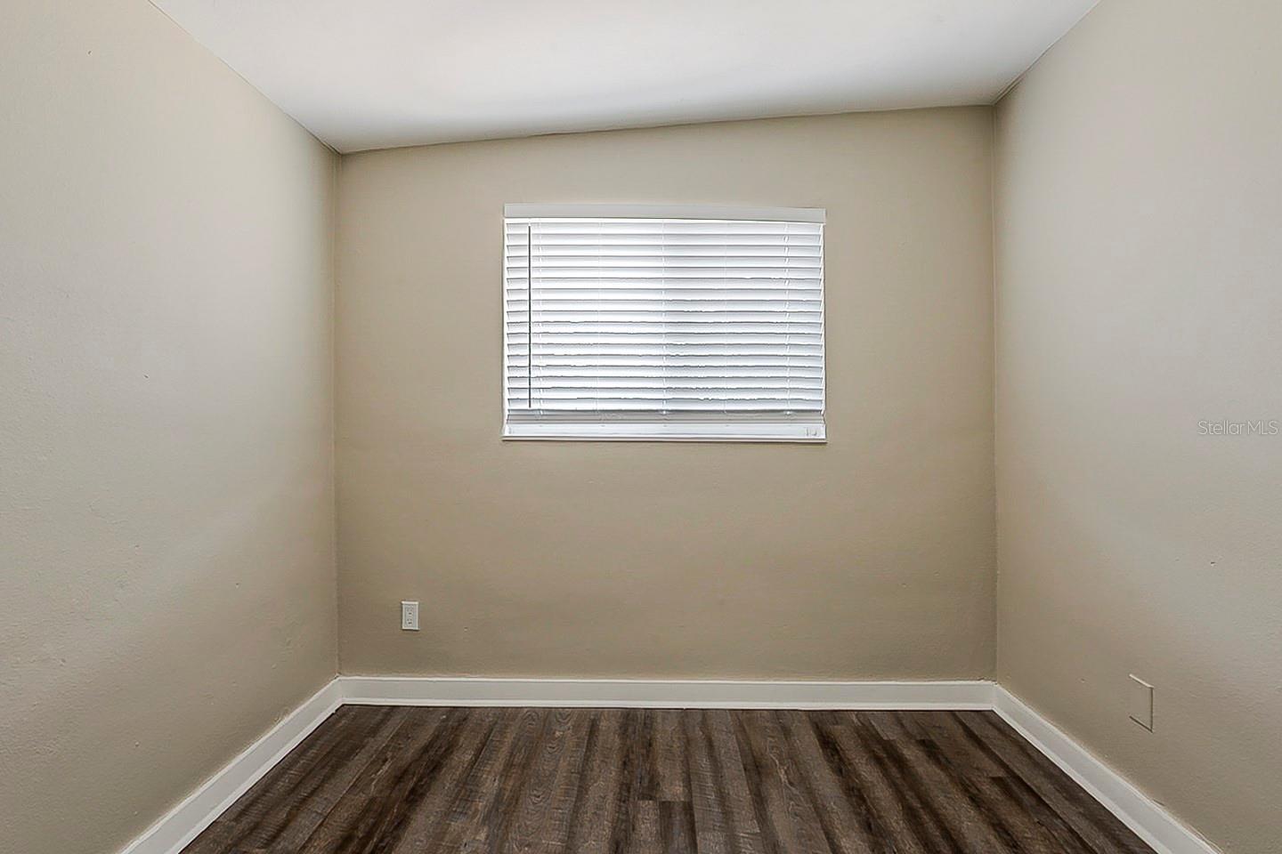 4010 EMERSON AVE S, ST PETERSBURG, FL — photo 13