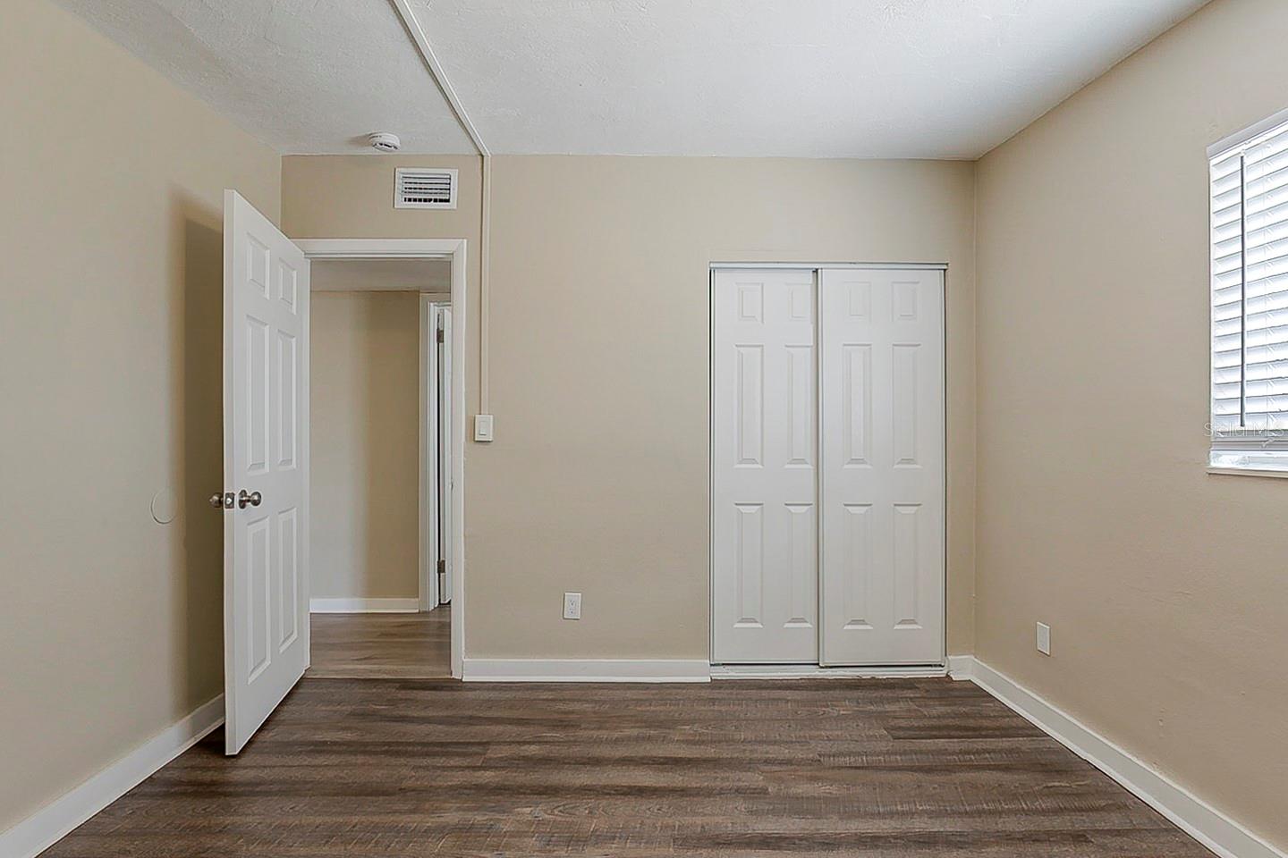 4010 EMERSON AVE S, ST PETERSBURG, FL — photo 17