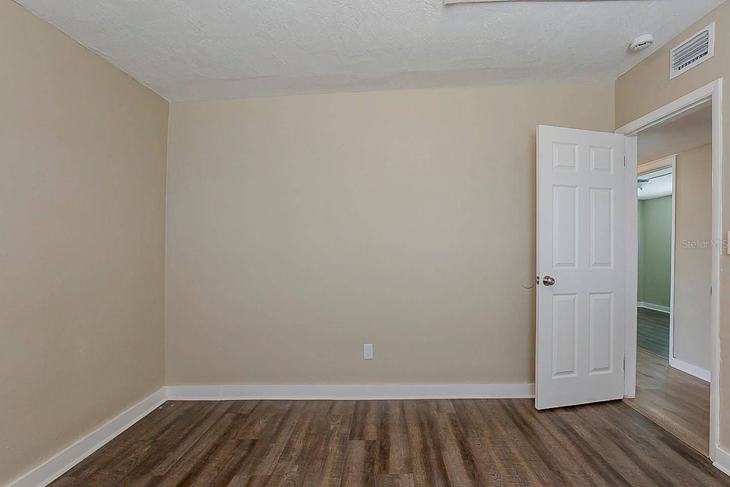 4010 EMERSON AVE S, ST PETERSBURG, FL — photo 18
