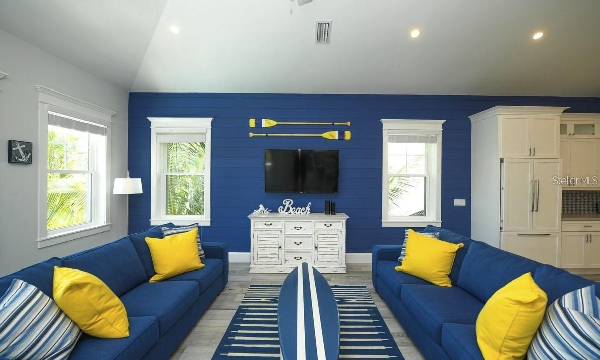 212 SPRING AVE, ANNA MARIA, FL — photo 5