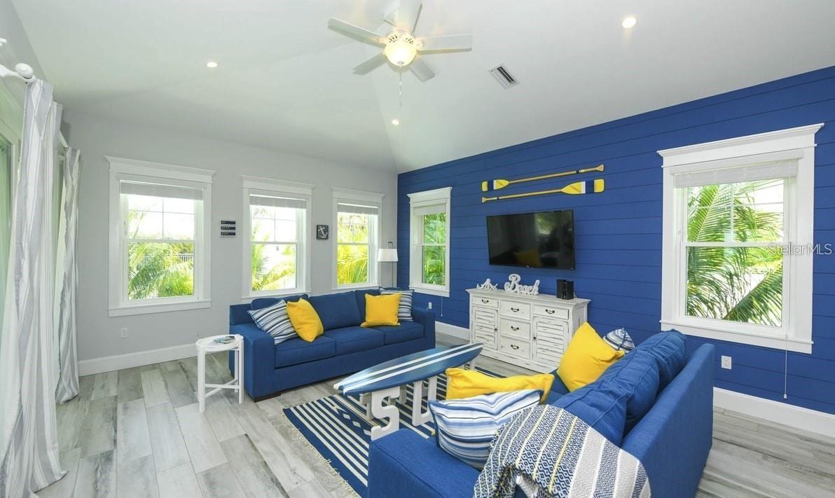 212 SPRING AVE, ANNA MARIA, FL — photo 7