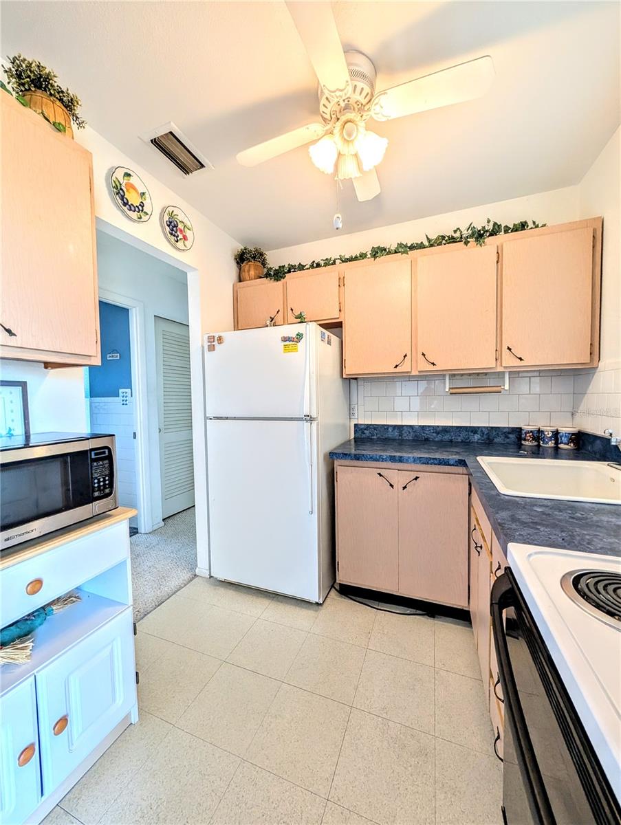 5951 TODD ST #D37, BRADENTON, FL — photo 2