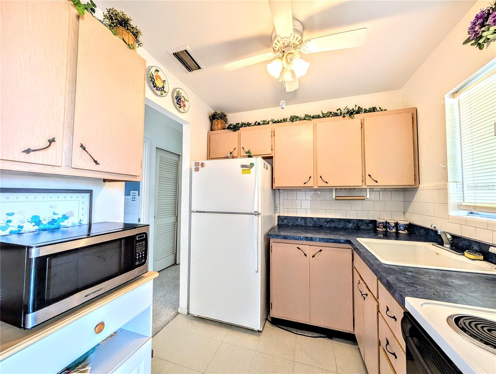 5951 TODD ST #D37, BRADENTON, FL — photo 3