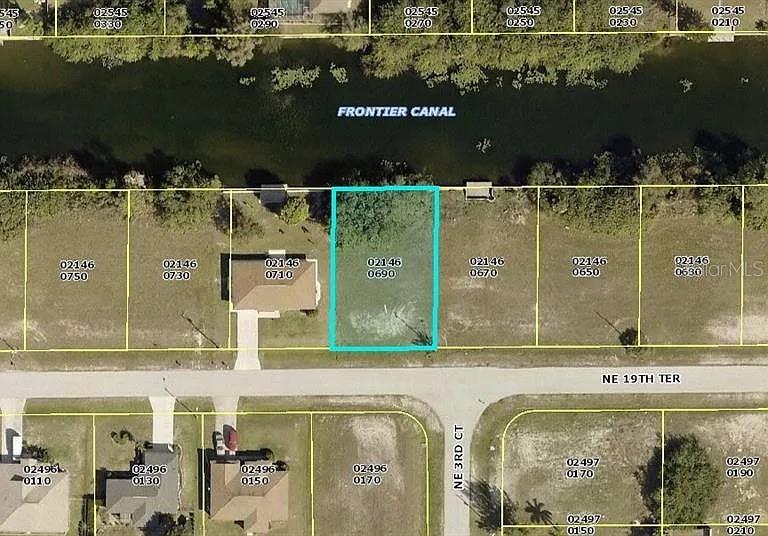 335 NE 19TH TER, CAPE CORAL, FL — photo 2