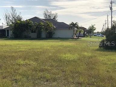 339 NE 19TH TER, CAPE CORAL, FL — photo 2