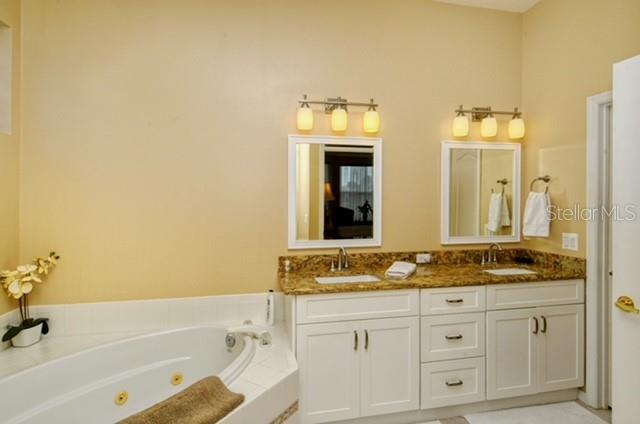 9480 FOREST HILLS CIR, SARASOTA, FL — photo 21