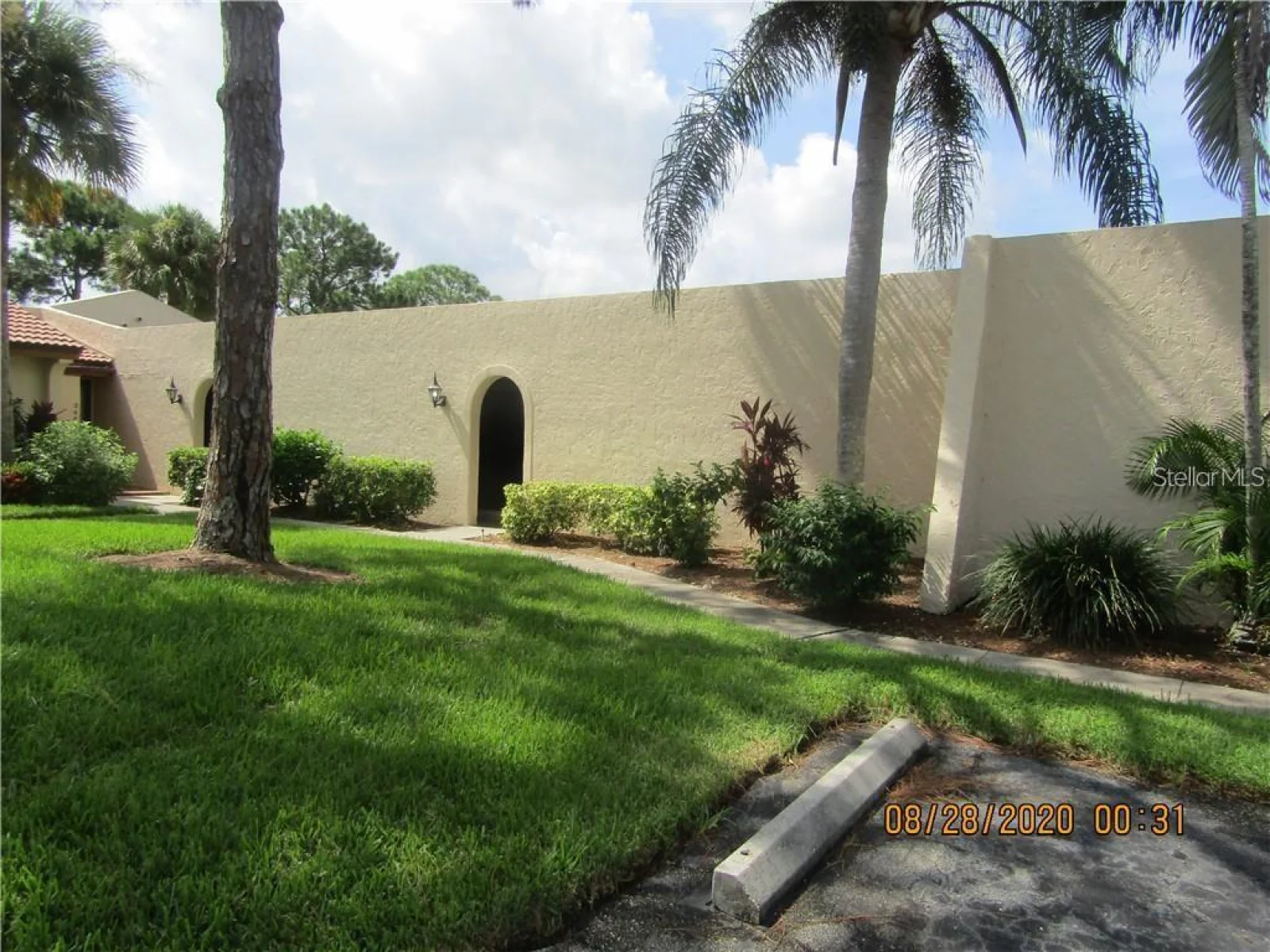3663 LONGMEADOW #23, SARASOTA, FL — photo 2