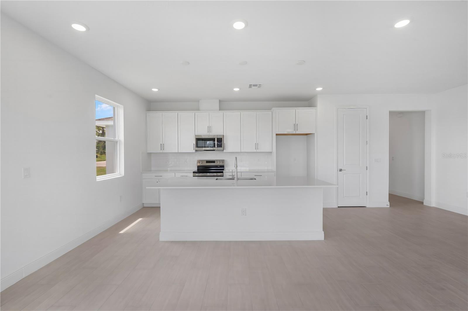 9156 PLAYERS DR, WEEKI WACHEE, FL — photo 11