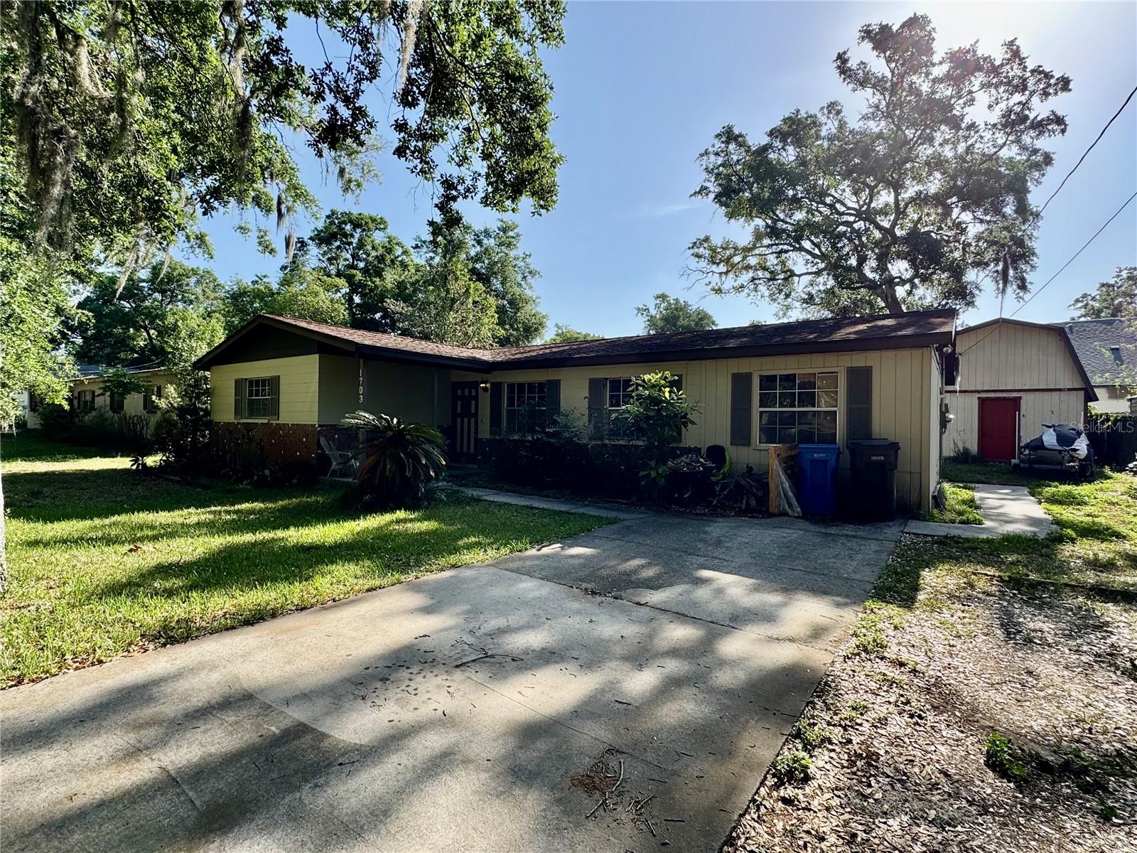 1703 N TAYLOR RD, BRANDON, FL