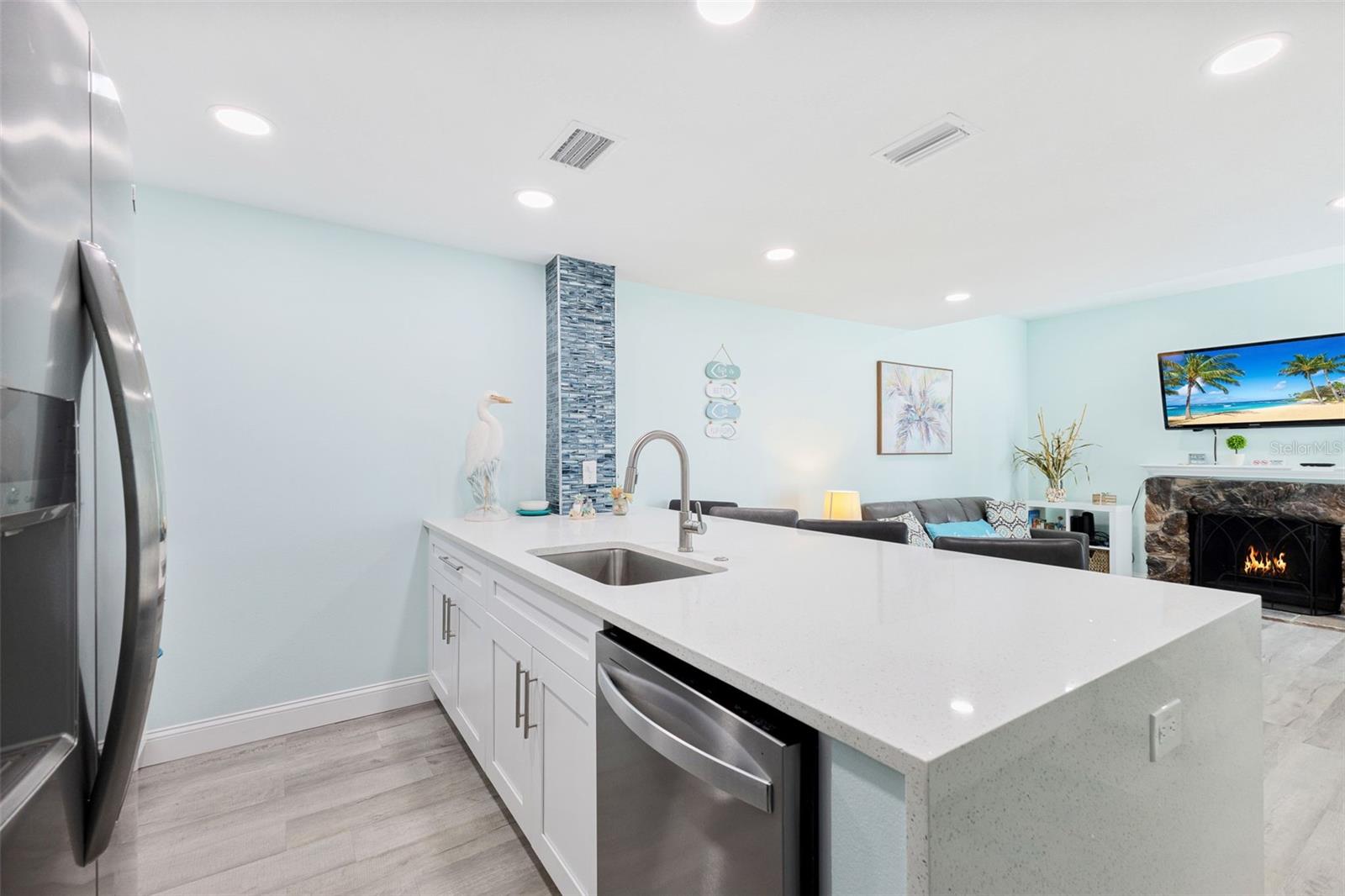 337 REX PL #G, MADEIRA BEACH, FL — photo 12